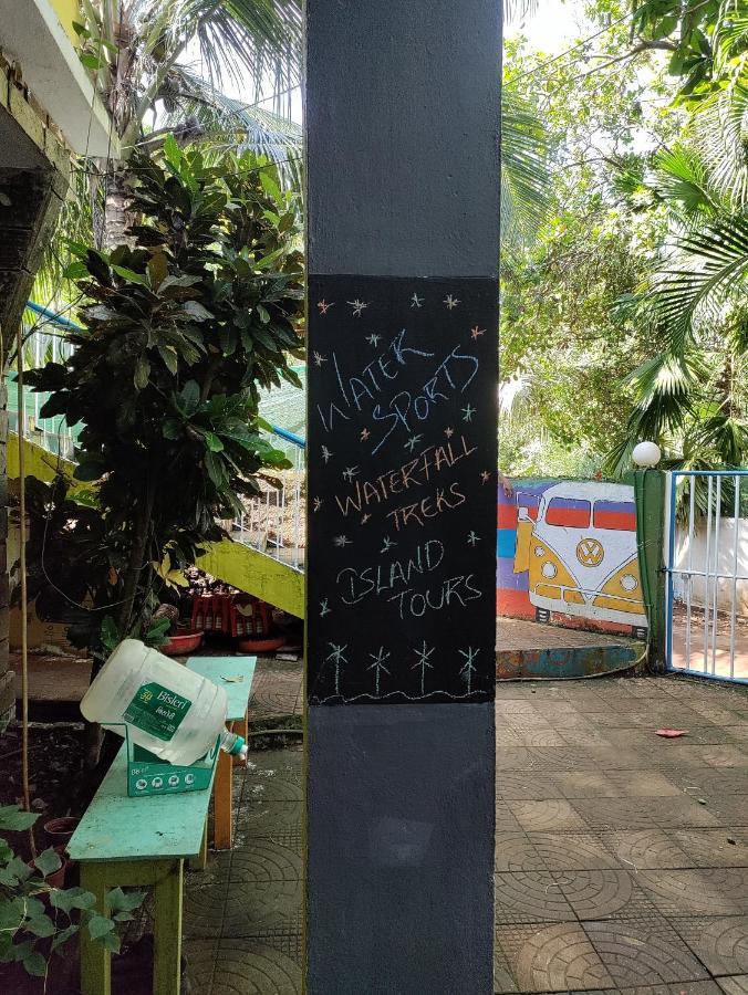 Goanvibes Hostel Anjuna Buitenkant foto